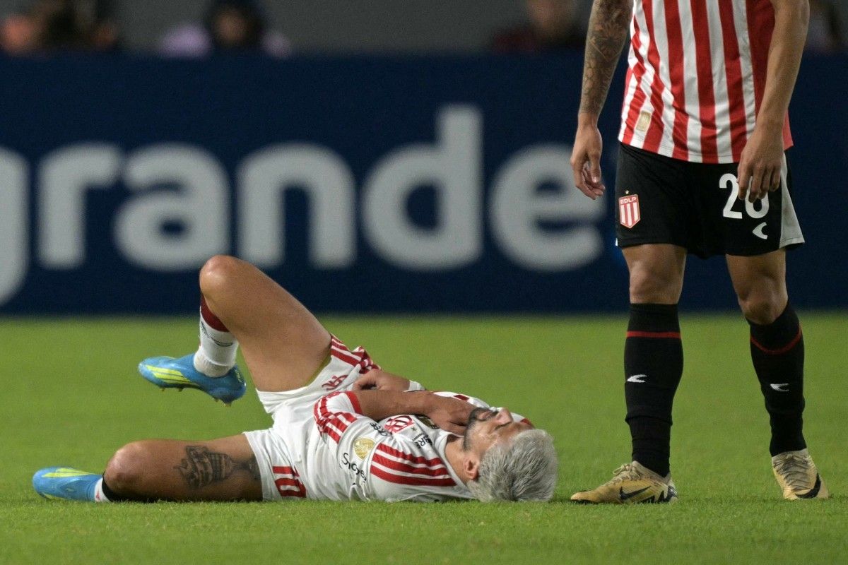 Arrascaeta vai passar por cirurgia após fratura na clavícula no Flamengo