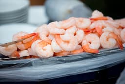 FDA alerta sobre camarões congelados da Walmart que podem estar radioativos. Legenda da imagem. Reprodução: Business Insider