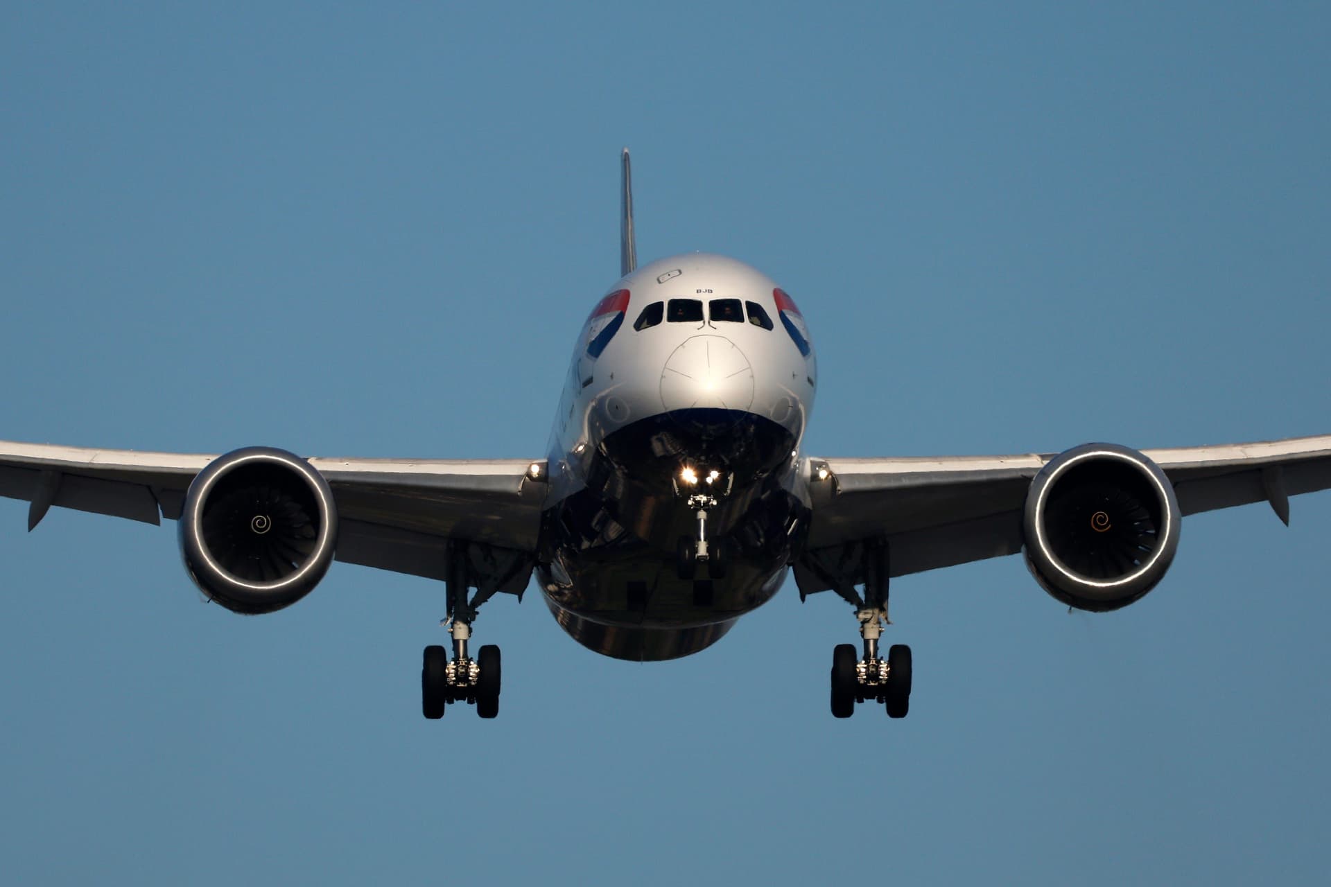 Boeing 787 da British Airways retorna a Heathrow após suspeita de falha técnica nos flaps. Reprodução: Business Insider