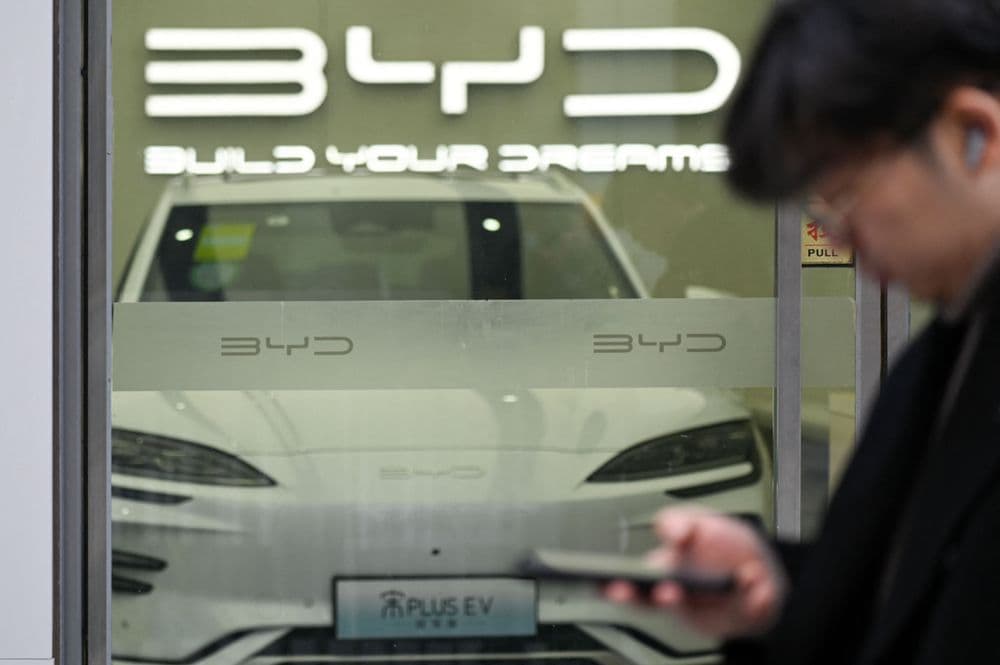 BYD critica concorrentes por carta enviada ao governo sobre redução de impostos em veículos montados no Brasil. Reprodução: Globo