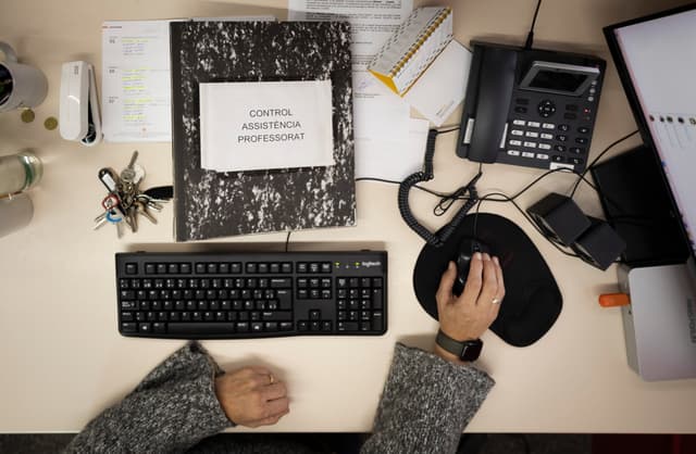 Direção de instituto em Sabadell sobrecarregada pela burocracia administrativa. Legenda da imagem. Reprodução: Retorno do item 11