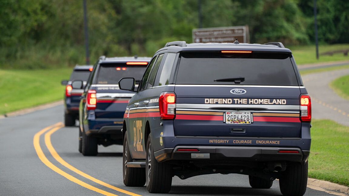 DOJ processa estados que rejeitaram pedidos do ICE para placas de veículos não identificáveis