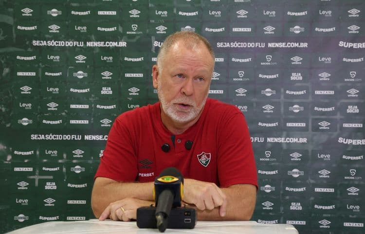 Mano Menezes elogia vitória do Fluminense em Brasília