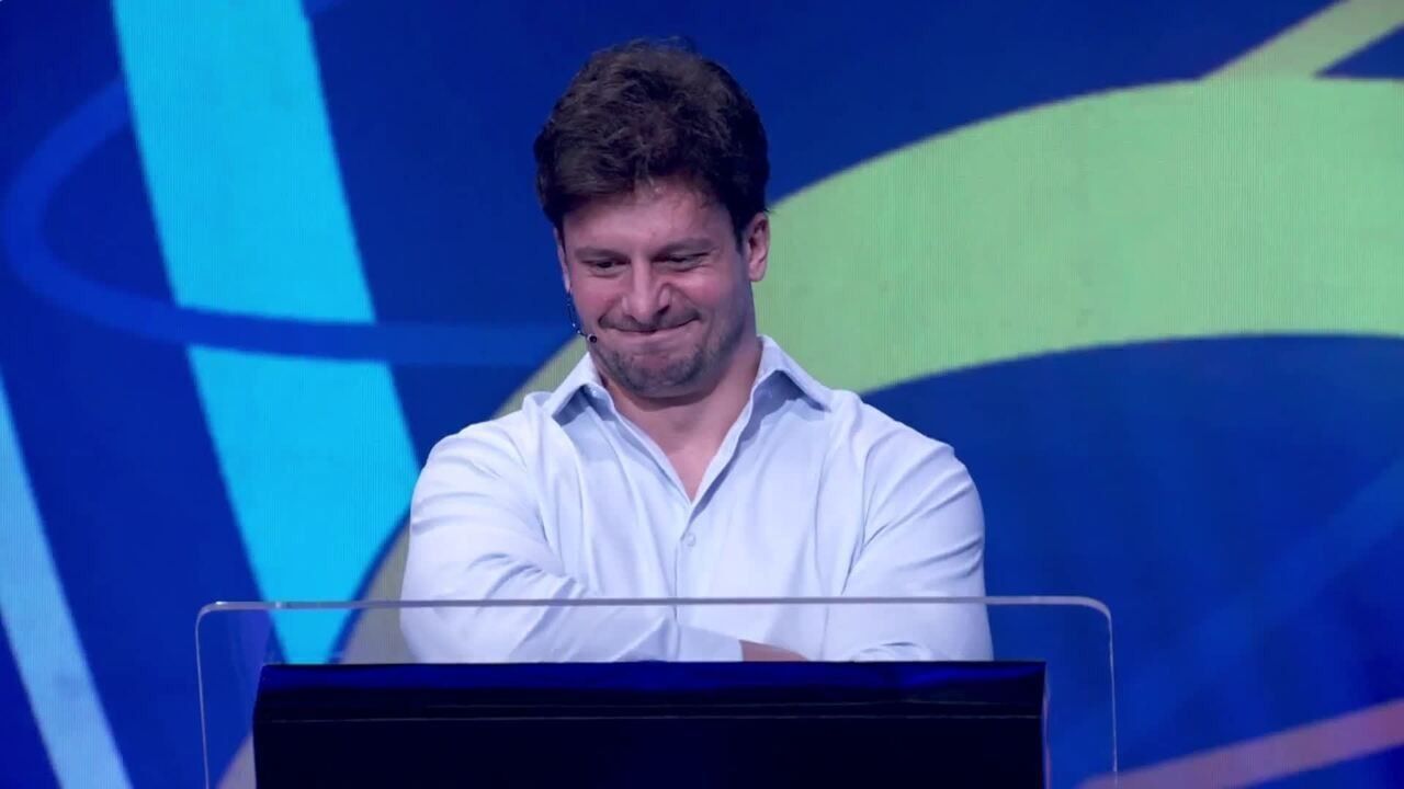 [Participantes avaliam pergunta de meio milhão no Quem Quer Ser Milionário]. Reprodução: Gshow