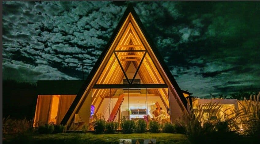 Cabana Ventania, uma opção de turismo de isolamento no interior do Rio, oferece aconchego e conexão com a natureza. Reprodução: Globo