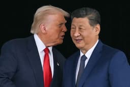 Trump assina ordem que reduz tarifas de 20% para 10% sobre importações chinesas em acordo com Xi. Legenda da imagem. Reprodução: Retorno do item 11