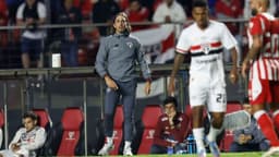 Técnico Luis Zubeldía fala sobre a situação de Lucas Moura e Luan no São Paulo. Reprodução: ESPN