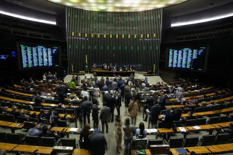 Câmara dos Deputados vota urgência para sustar aumento do IOF. Reprodução: Globo