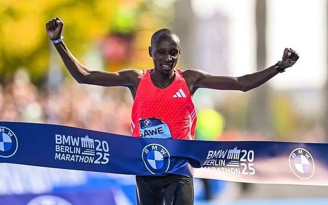 Queniano vence maratona em menos de 2 horas, marcando história. Reprodução: Esporte