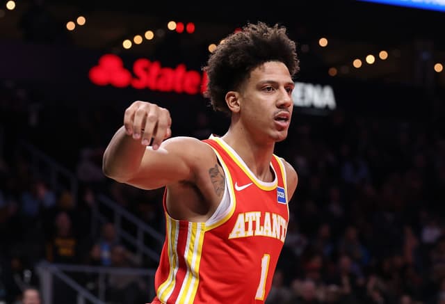 [Jalen Johnson conquista o 2º triplo-duplo mais rápido da história da NBA]. Reprodução: Ge