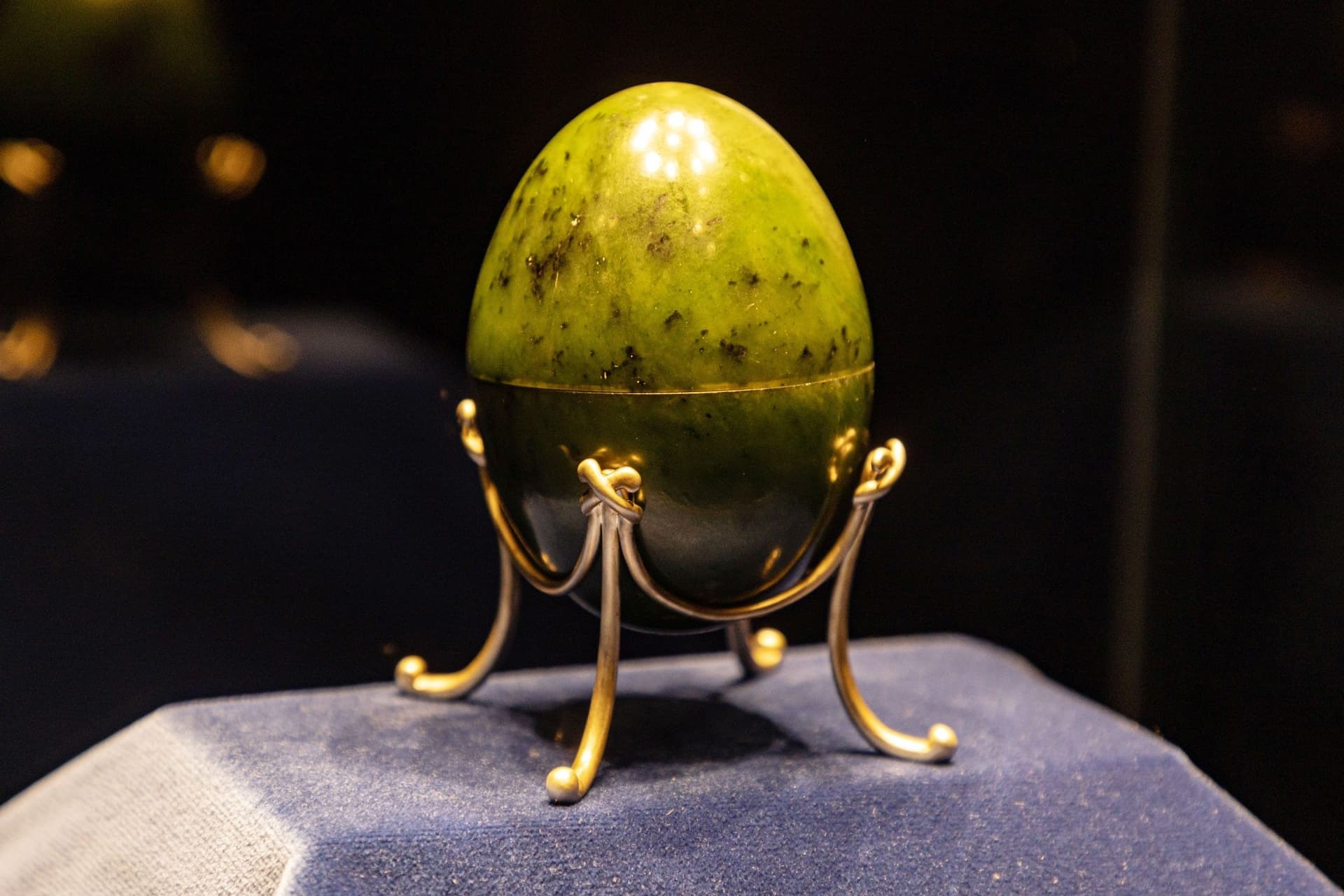 Sergei Mosunov compra a fabricante de ovos Fabergé por US$ 50 milhões. Reprodução: Globo
