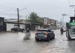 Alagamento na 2ª Perimetral de Olinda devido à chuva. Legenda da imagem. Reprodução: Retorno do item 11