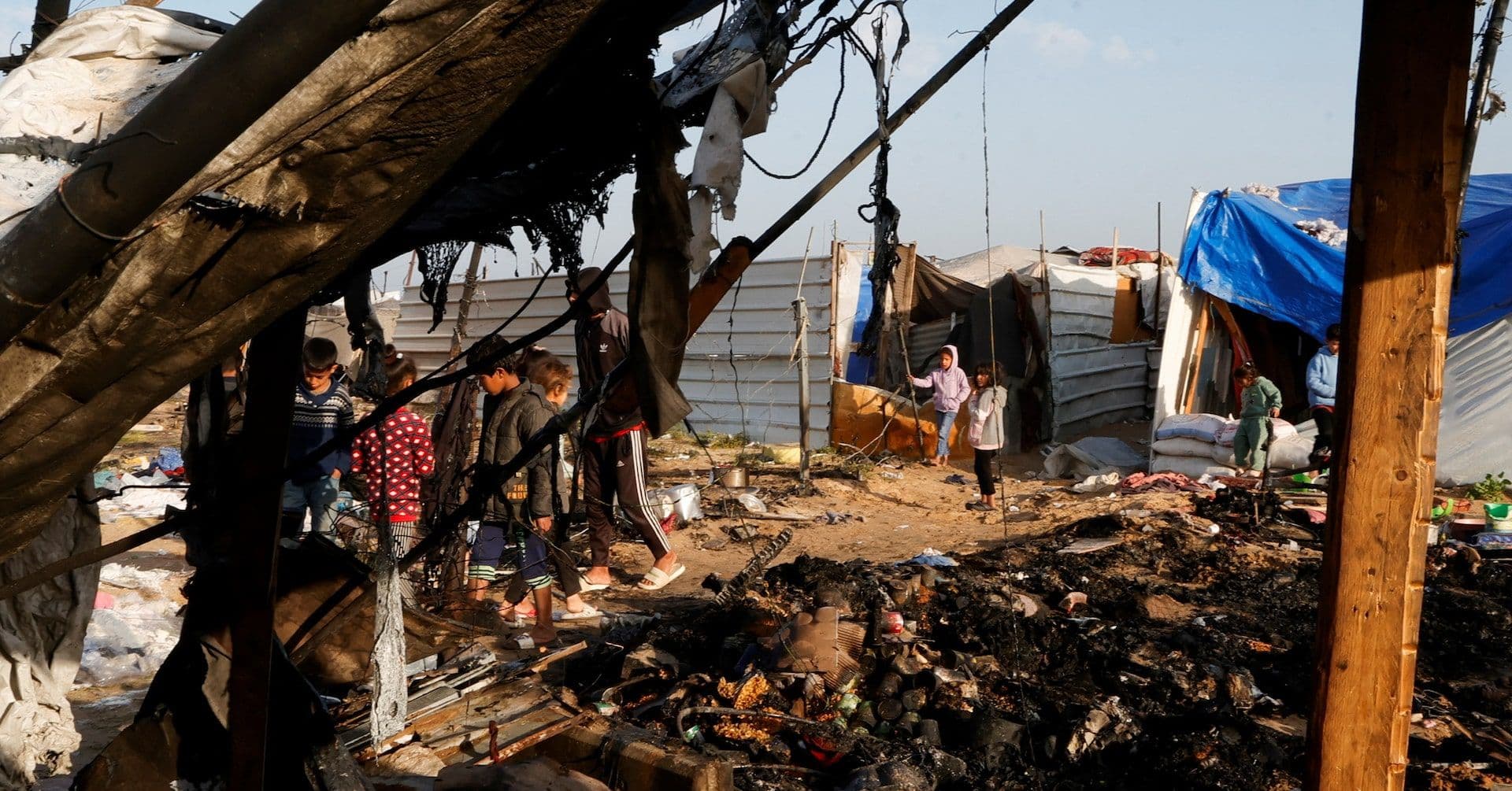 Conflito Israel-Hamas: Ataques e Negociações em Andamento