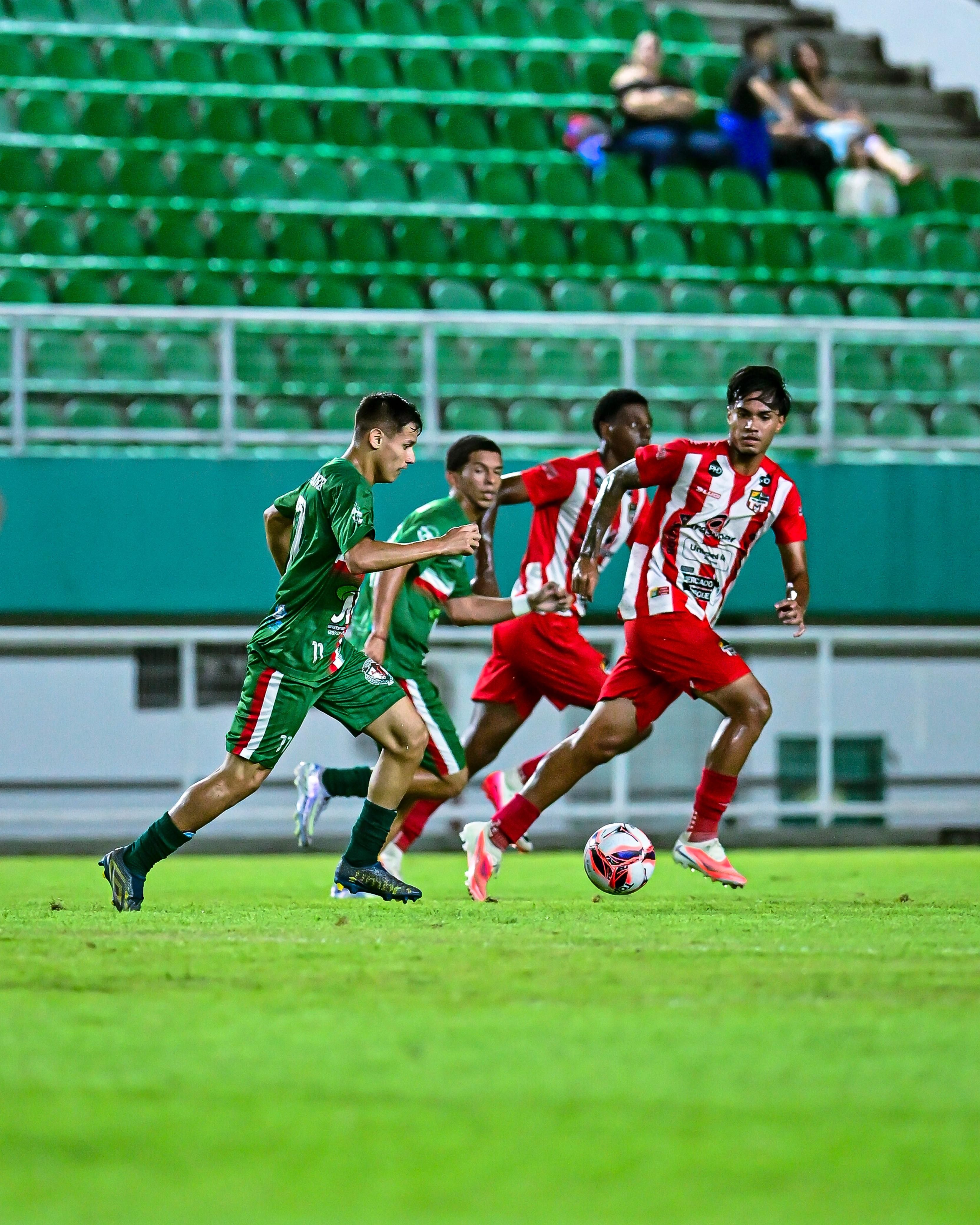 Goleiro escorrega no fim e Assermurb busca empate com Santa Cruz-AC no Acreano Sub-20