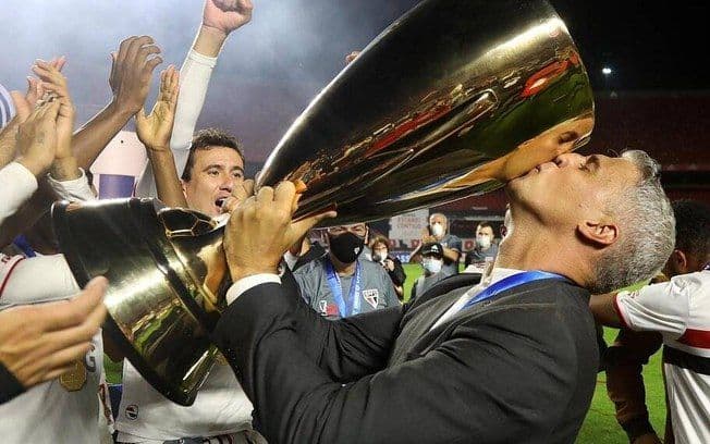 Hernán Crespo é anunciado como novo técnico do São Paulo após a demissão de Luis Zubeldía. Reprodução: iG Esportes