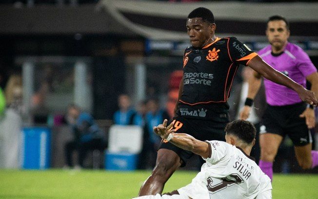 Corinthians estreia com vitória na Libertadores, sob a liderança de Diniz.. Reprodução: Esporte