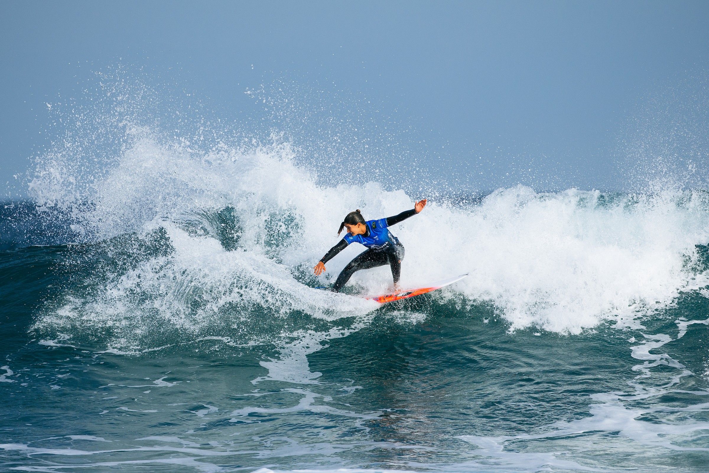 Luana Silva avança às quartas de final em Margaret River na WSL.. Reprodução: Ge