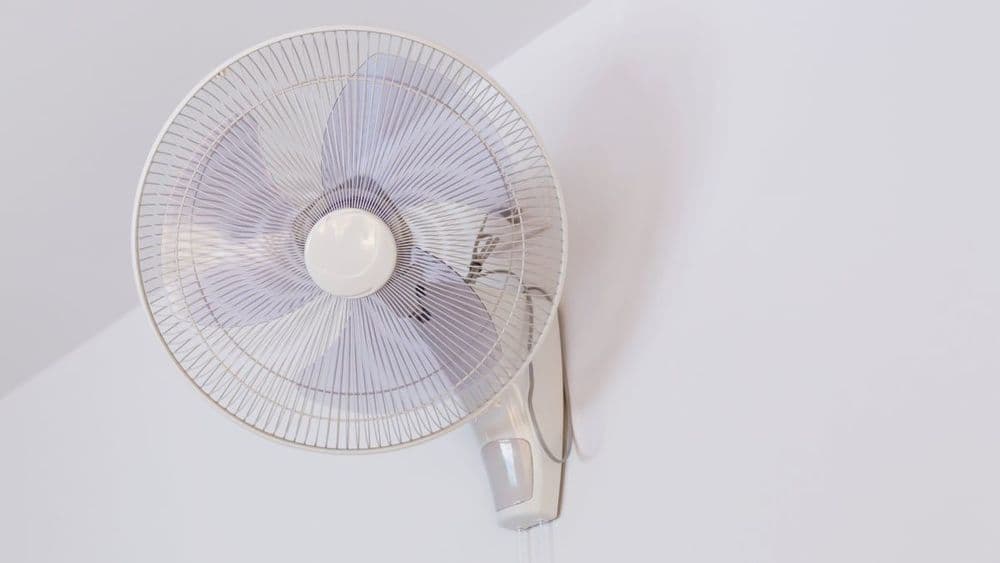 Ventilador de parede Orbegozo: o modelo mais vendido no Amazon para enfrentar o calor. Reprodução: EL PAÍS Escaparate