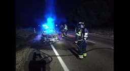 Imagem de carro queimado usada em posts enganosos sobre acidente fatal de Diogo Jota. Reprodução: g1