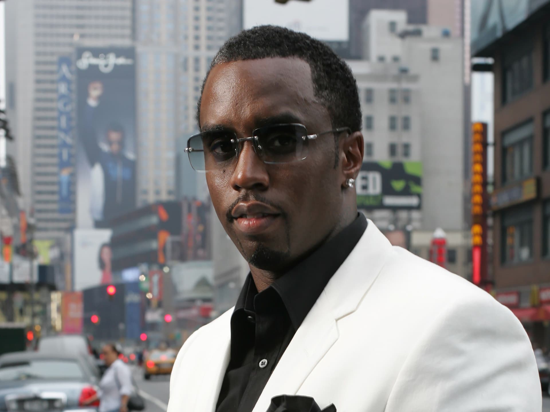 Equipe de defesa de Sean 'Diddy' Combs busca perdão presidencial após condenação por crimes. Reprodução: CNN Brasil