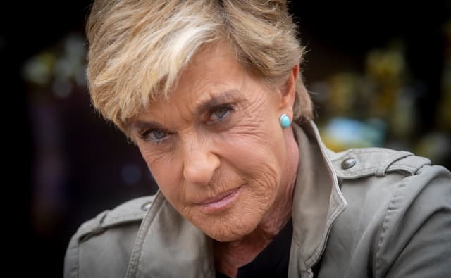 Bárbara Rey, figura emblemática da história espanhola, em entrevista no programa Aqui Catalunya. Reprodução: EL PAÍS