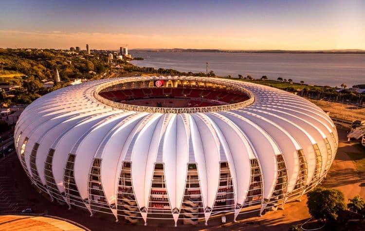 Incêndio atinge tribuna do Beira-Rio sem feridos