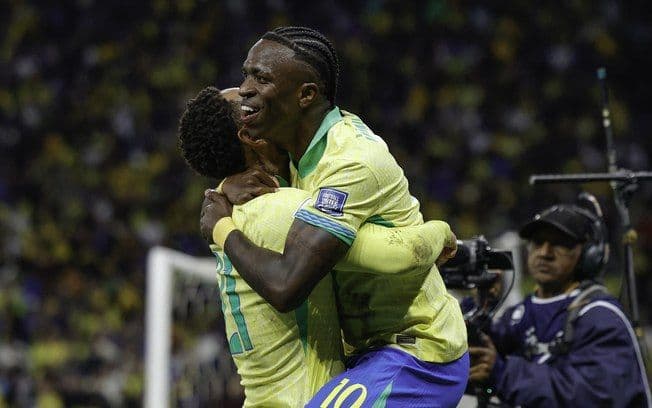Brasil comemora a vitória sobre o Paraguai, garantindo vaga na Copa do Mundo. Reprodução: CBF
