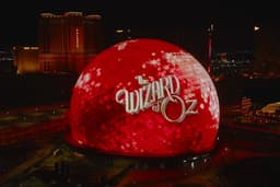Evento de exibição imersiva celebra a história do cinema, desafiando formatos tradicionais. Reprodução: Gizmodo