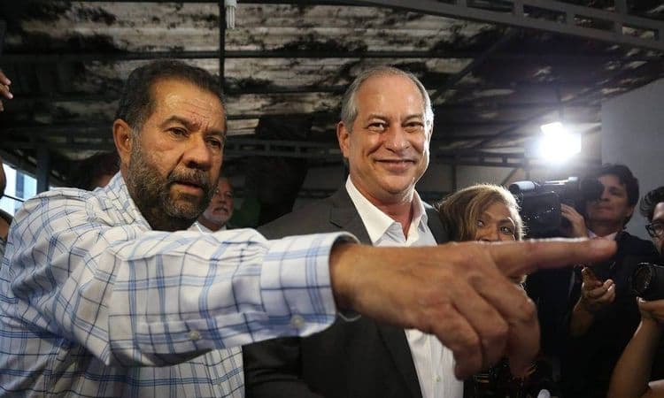 Carlos Lupi critica a gestão federal em sua newsletter, sem comentar sobre polêmicas recentes. Reprodução: Globo