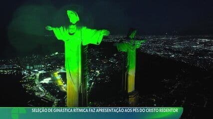 Seleção de ginástica rítmica apresenta rotina aos pés do Cristo Redentor. Reprodução: Globo