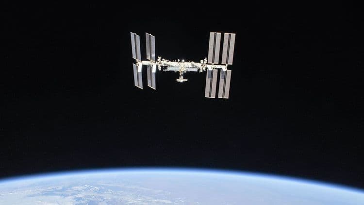 Astrofotógrafo captura astronauta fora da ISS