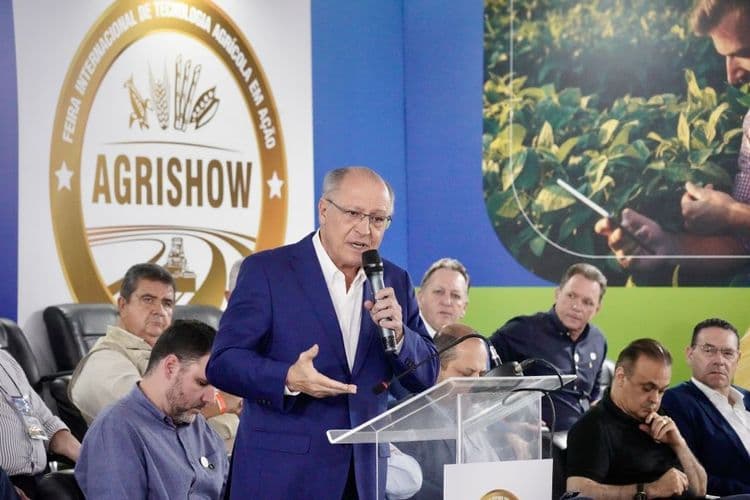 Reunião sobre o setor agropecuário destaca ausências no Executivo federal. Reprodução: CNN Brasil