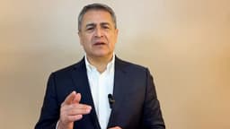 O fiscal de Honduras ordena a captura imediata de Juan Orlando Hernández, ex-presidente indultado por Trump.. Reprodução: Elpais