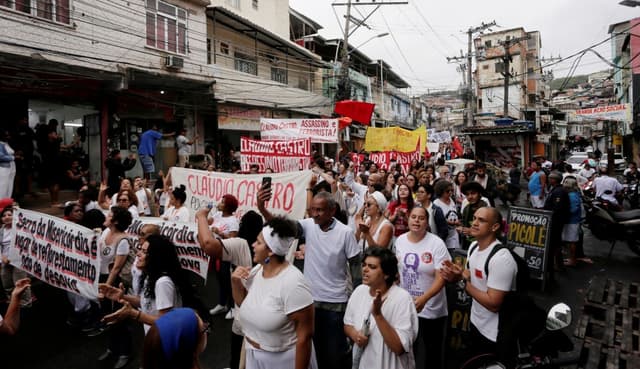 Operação das polícias Civil e Militar no Morro do Alemão desperta debate sobre segurança pública. Reprodução: Retorno do item 11