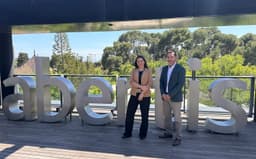 Laura Moreno, CEO da EarthPulse, recebe prêmio do Zero Accidents AI Challenge promovido pela Abertis.; Reprodução: El País