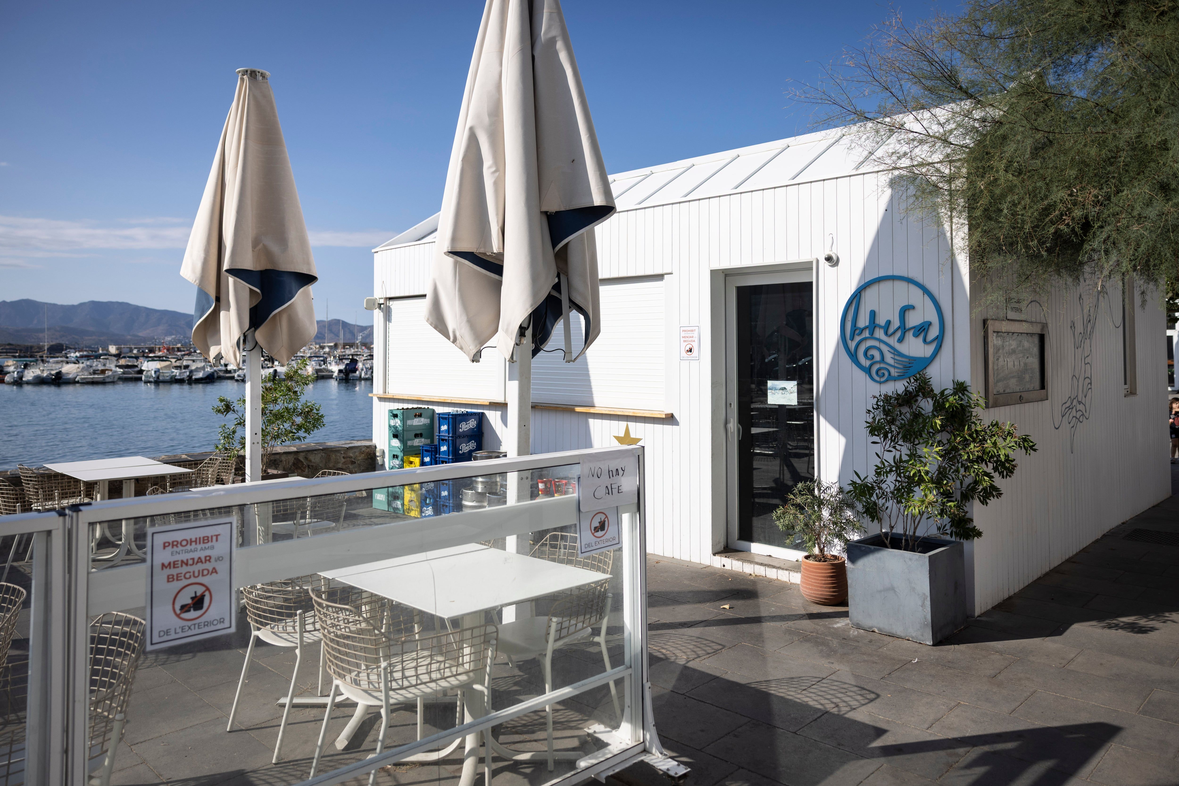 [El Port de la Selva recupera oito bares fechados após o suicídio de seus proprietários]. Reprodução: Elpais