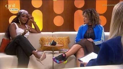 Érika Januza discute sua luta contra a pressão estética em entrevista no Saia Justa. Reprodução: Globo