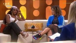 Érika Januza discute sua luta contra a pressão estética em entrevista no Saia Justa. Reprodução: Globo