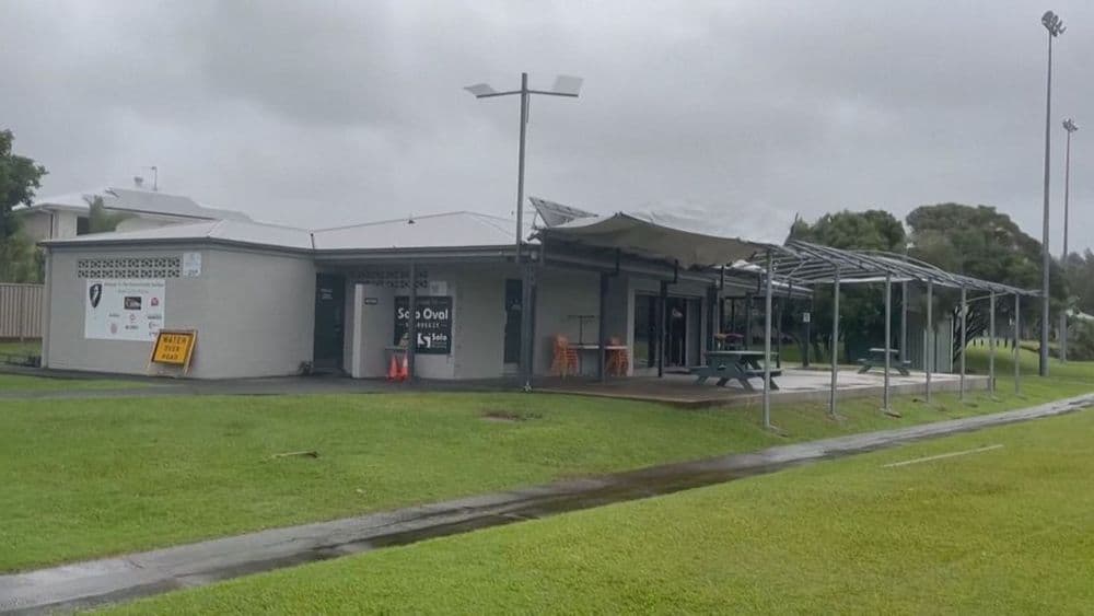 Ciclone Alfred provoca caos na Austrália nesta quinta-feira