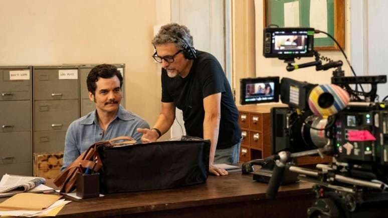 Wagner Moura e Kleber Mendonça Filho ganham prêmios pelo filme O Agente Secreto no Festival de Cannes 2025. Reprodução: AdoroCinema