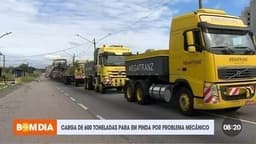 Caminhão transporta carga de 600 toneladas na Dutra, após parada por problema mecânico. Reprodução: Globo
