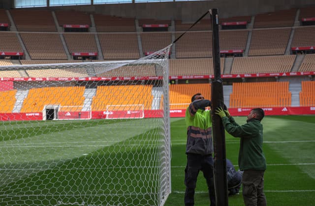 Betis inicia exílio no estádio de La Cartuja com fechamento parcial de setor por incidentes xenófobos. Reprodução: El País