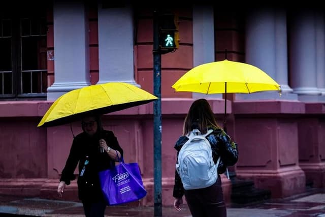 Domingo chuvoso e ventoso no RS, com temporais esperados. Legenda da imagem. Reprodução: Alex Rocha
