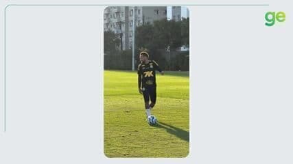 Neymar demonstra habilidade em treino no Santos. Reprodução: Globo