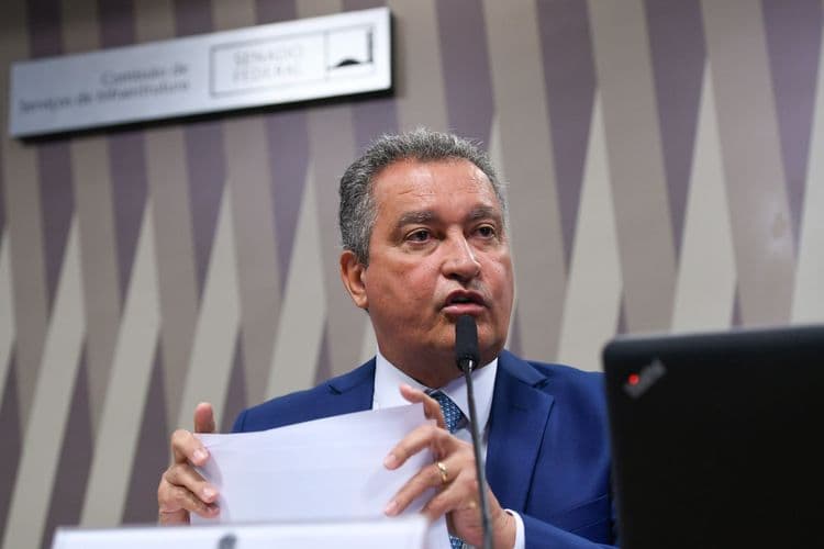 Haddad recebe apoio de Lula e ministros para iniciativas
