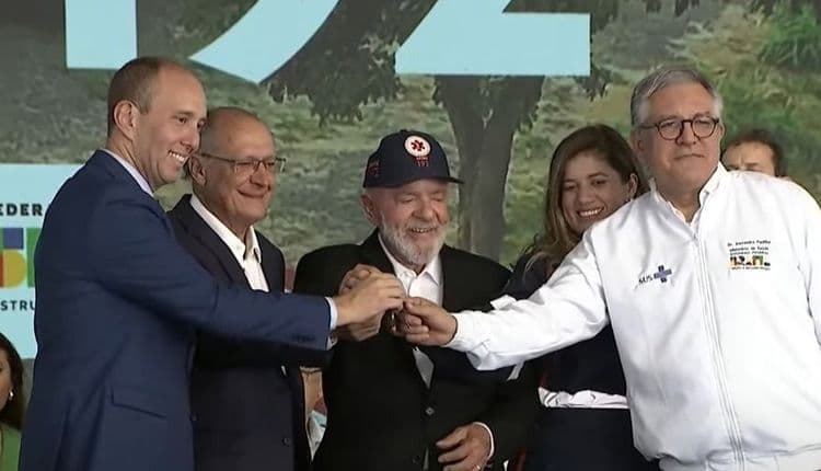 Lula convida prefeito de Sorocaba após vaias