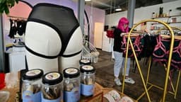 Francisco Tzul inicia novo emprego nos EUA após anos de trabalho em fábricas clandestinas. Reprodução: AFP