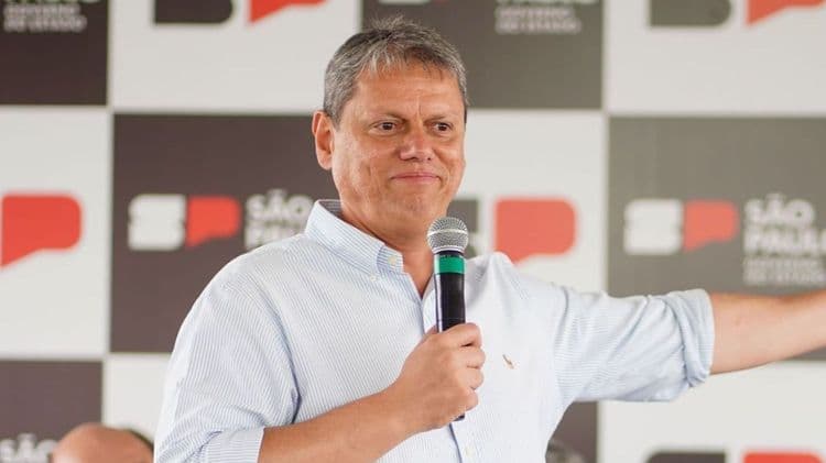 Tarcísio de Freitas admite candidatura à presidência em 2026