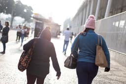 Frente fria trouxe queda acentuada nas temperaturas e chuva para o Rio de Janeiro neste fim de semana.; Reprodução: Globo