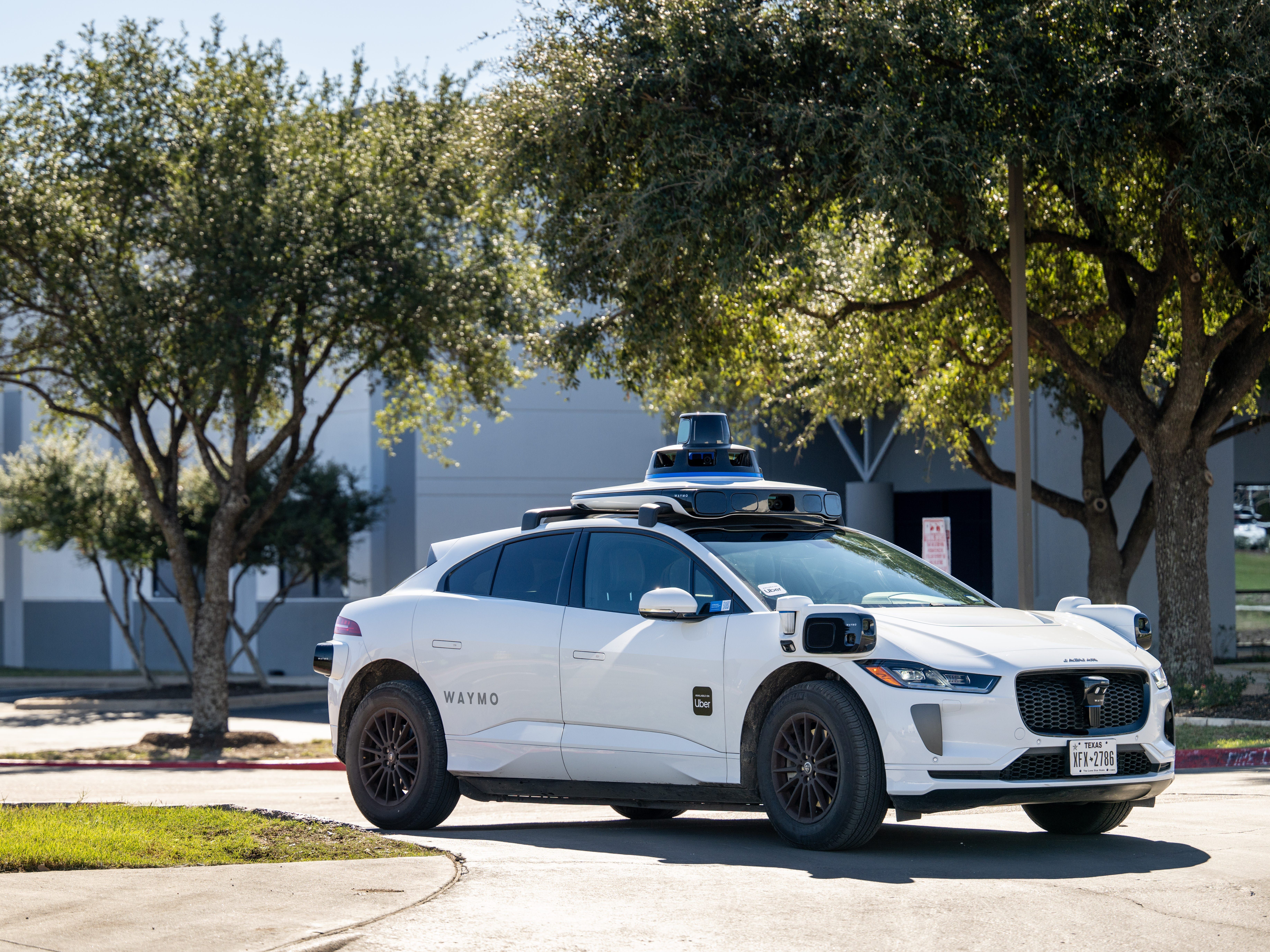 Waymo paga DoorDash para fechar portas de robô-táxis. Reprodução: Businessinsider